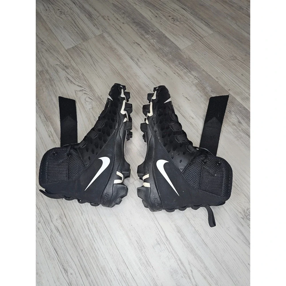 Nike force savage